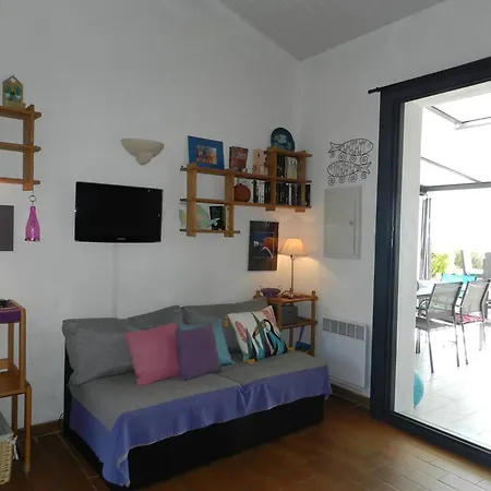 2 Pieces Avec Terrasse Et Parking Au Lavandou - Fr-1-251-926 * Ле-Лаванду