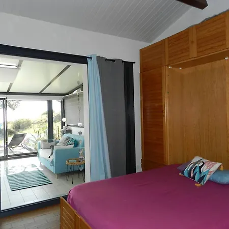 Апартаменти 2 Pieces Avec Terrasse Et Parking Au Lavandou - Fr-1-251-926 *