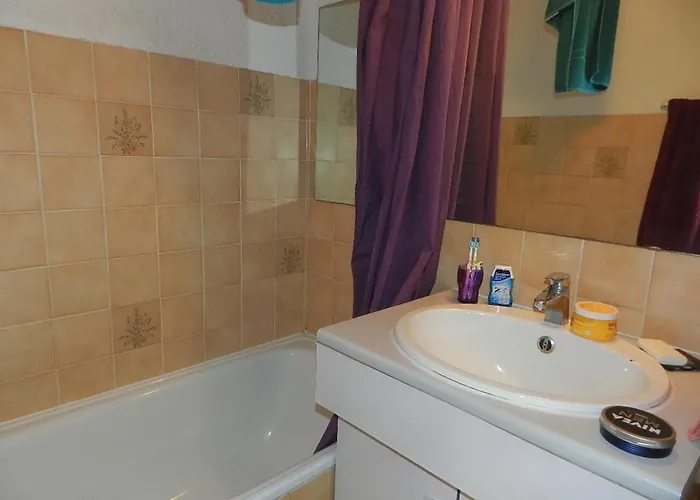 2 Pieces Avec Terrasse Et Parking Au Lavandou - Fr-1-251-926 Ле-Лаванду