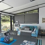 2 Pieces Avec Terrasse Et Parking Au Lavandou - Fr-1-251-926 * Le Lavandou