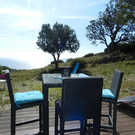 Апартаменты 2 Pieces Avec Terrasse Et Parking Au Lavandou - Fr-1-251-926 Ле-Лаванду